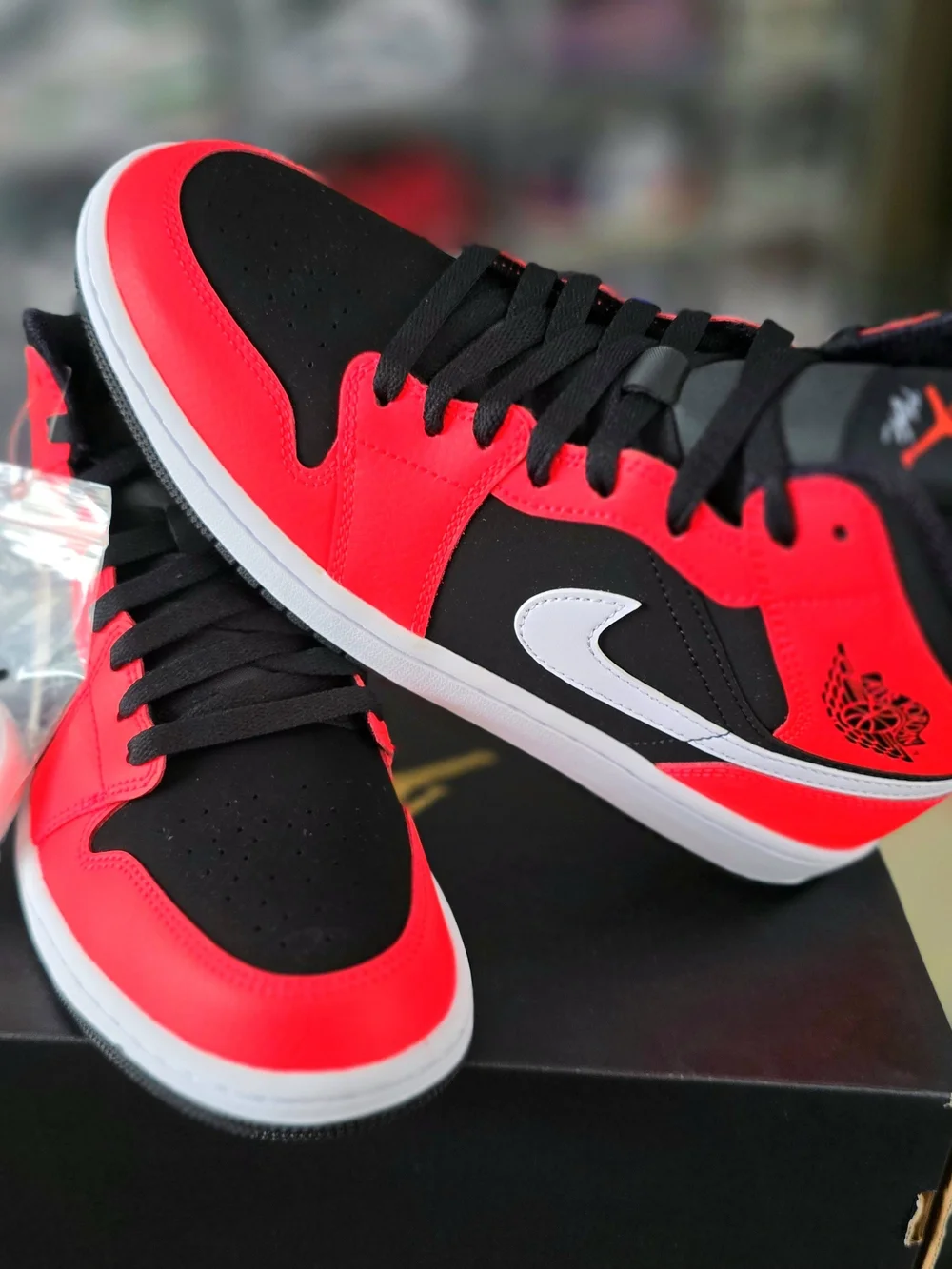 Air Jordan 1 Retro Mid Infrared 23